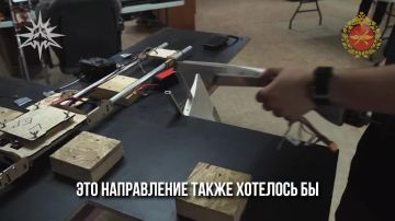 Позывной "Лепа".. Попал в армию со срочной службы. Когда предложили перейти в ВБС, долго не думал. Увидел перспективу и подписал контракт. На гражданке занимался прошивками, подбором комплектующих, радиоэлектроникой