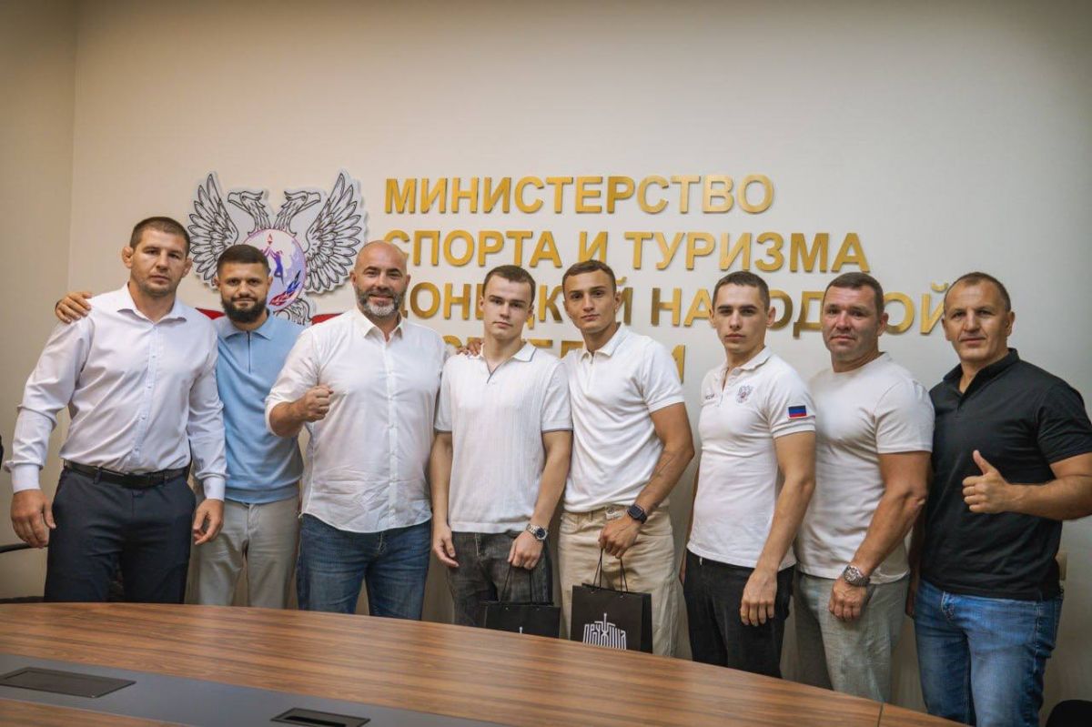 Боксёры из ДНР Данил Веденеев и Евгений Голубенко завоевали две бронзы на Универсиаде России