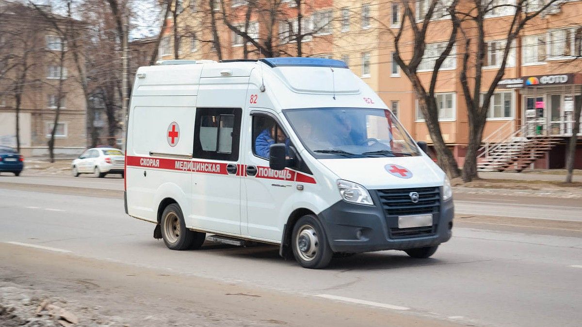 Три сотрудника скорой помощи и житель Горловки ДНР ранены из-за атаки дрона ВСУ