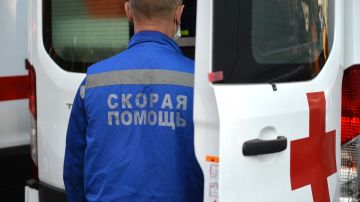 Семь человек пострадали при атаке дрона на остановку в Горловке. Новости СВО