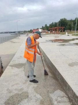 Коммунальщики продолжают делать город уютнее