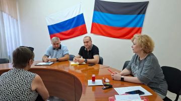 Валентин Левченко: В Управе Киевского внутригородского района состоялся приём граждан, проведённый и.о. руководителем Управы Вячеславом Лаврушко совместно с заместителем руководителя Управы Александром Хромоногих