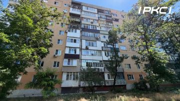 Продолжается восстановление многоэтажного дома в Жовтневом районе Мариуполя
