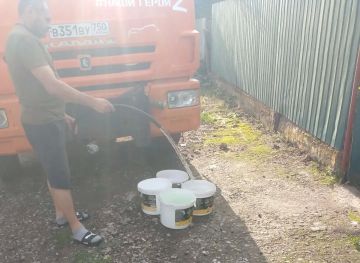 Сегодня, 29 июля, в Кировском внутригородском районе при поддержке региона-шефа Московская область согласно поступившим заявкам произведен подвоз воды для жителей в жилом массиве «Путь Ильича» по ул. Матросова, ул....