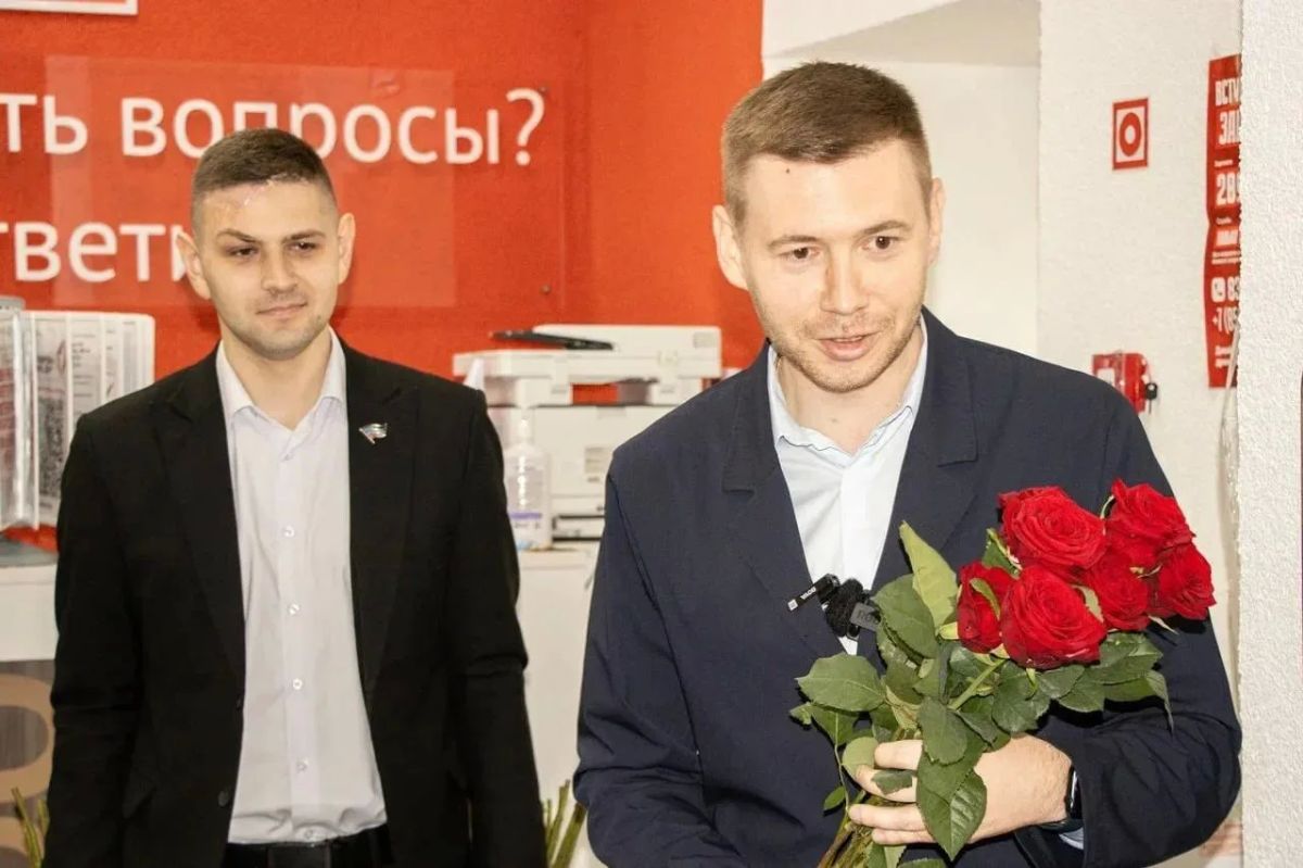 Народный Совет и Молодежный Парламент приняли участие в акции, посвященной Дню сотрудника МФЦ