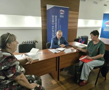 Дмитрий Огилец провел прием граждан в общественной приемной партии «Единая Россия»