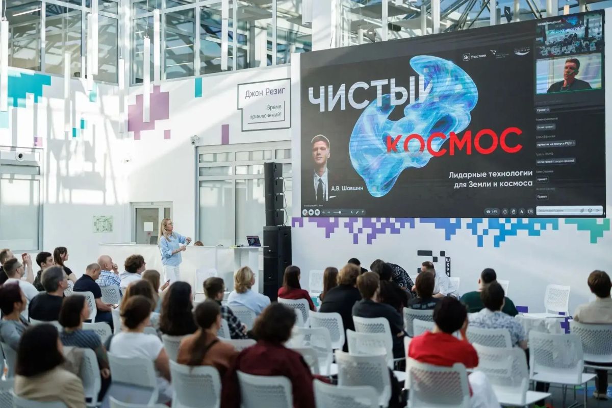По поручению Президента России Владимира Владимировича Путина реализуется проект в сфере цифровых технологий от Сбера — «Школа 21»