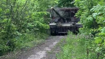 Андрей Руденко: Военнослужащие экипажа танка Т-80БВМ группировки войск «Центр» сорвали попытку контратаки ВСУ на Добропольском направлении