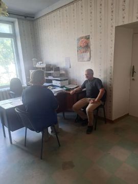 Личный прием. Сергей Моргунов, депутат Снежнянского городского совета фракции Всероссийской политической партии «Единая Россия», провёл личный приём граждан в теркоме «Западный»
