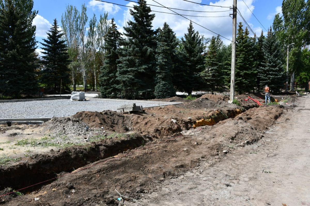 Руководство округа держит на контроле благоустройство парков в Кировском