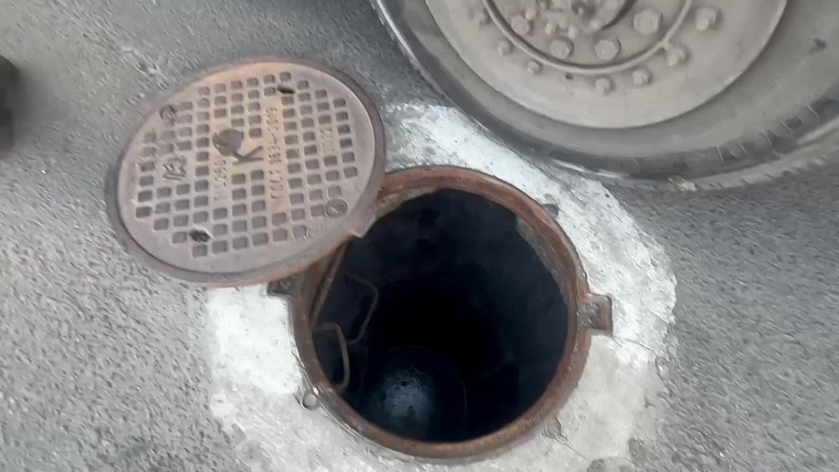 В социальных сетях ко мне обращались жители по поводу засора канализации по адресу: улица Островского, дом 10