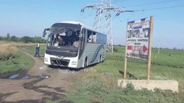 Евгений Поддубный: ВСУ атаковали БПЛА рейсовый автобус "Краснодар – Донецк" в районе Кутейниково в ДНР, в результате удара ранены восемь человек