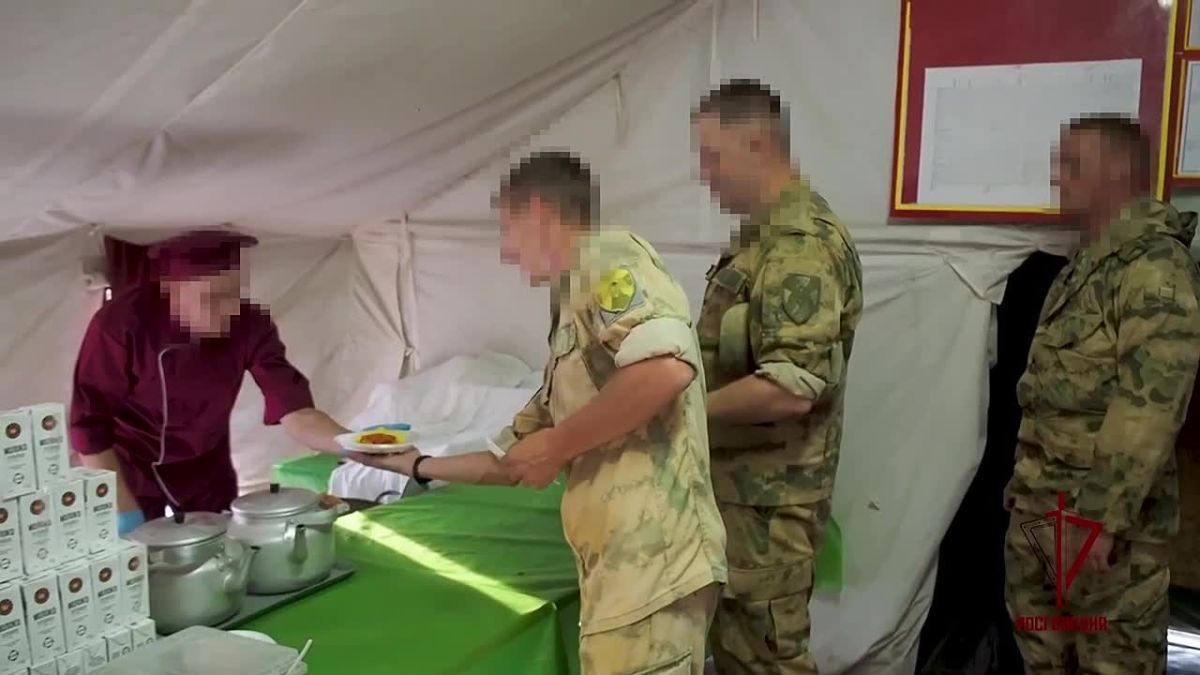 С первых дней специальной военной операции специалисты тыловых подразделений Росгвардии непрерывно обеспечивают личный состав, выполняющий служебно-боевые задачи