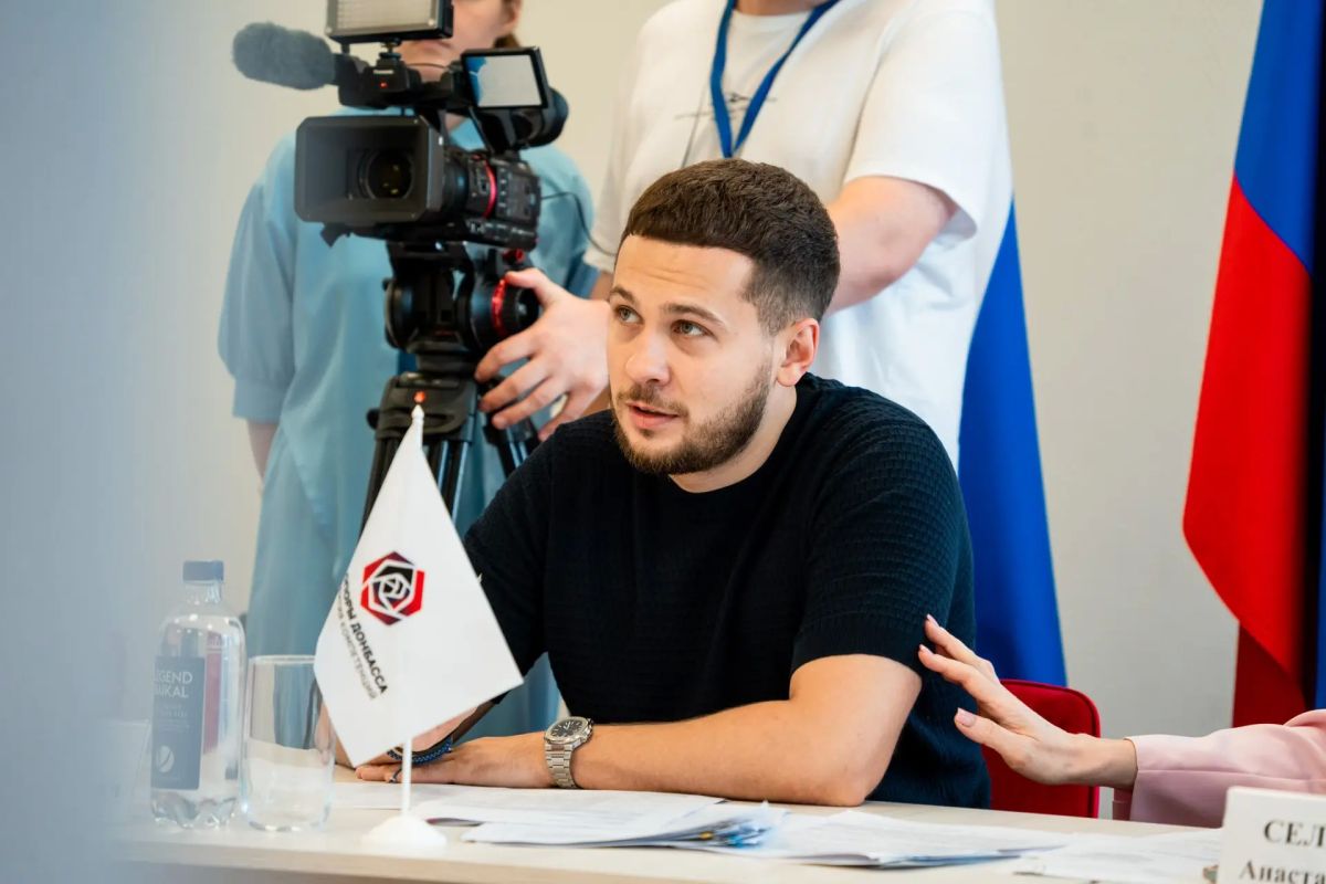 Больше всего инвестиций за полгода направлено в промышленность, строительство и торговлю ДНР, сообщил ТАСС вице-премьер республики Кирилл Макаров