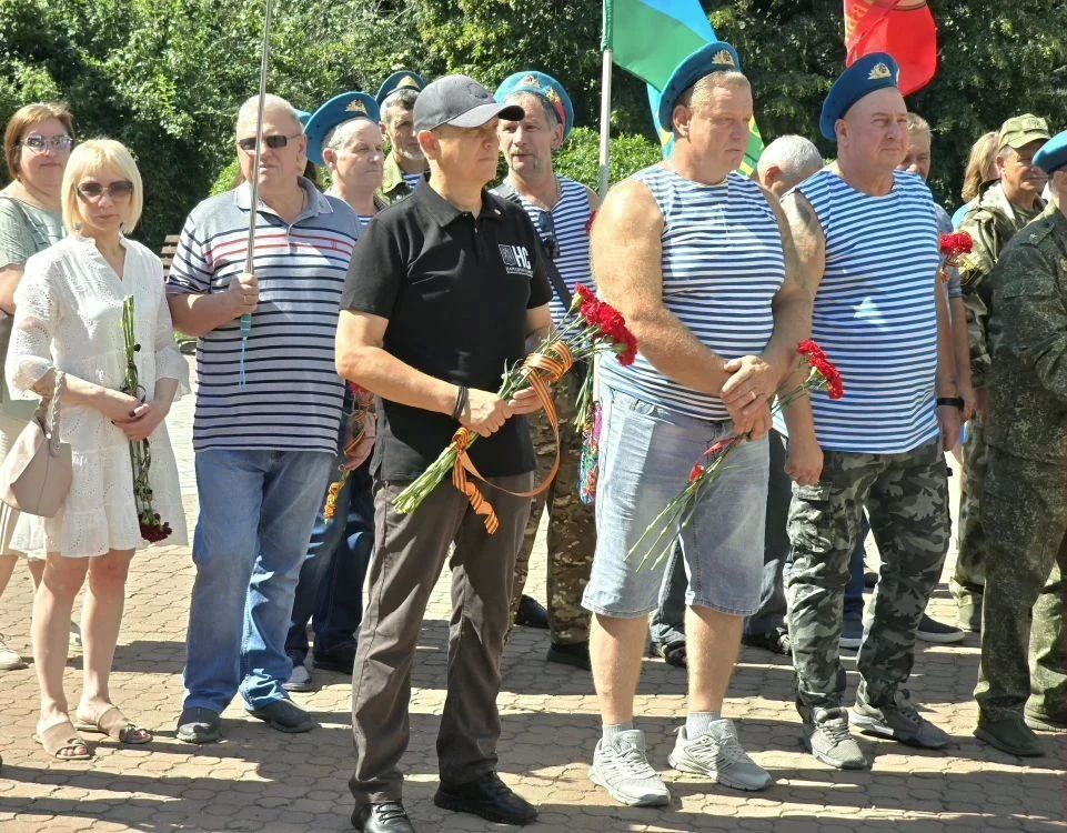 Дмитрий Огилец: Сегодня Макеевская городская организация "Российский союз ветеранов Афганистана и специальных военных операций" провела торжественное мероприятие, посвящённое празднованию Дня Воздушно-десантных войск