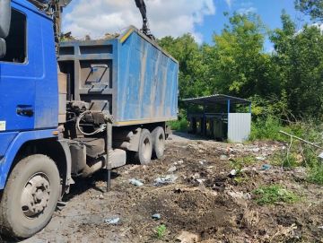 31 июля, с целью приведения территории в надлежащее санитарное состояние в Кировском внутригородском районе выполнены работы по вывозу крупногабаритных накоплений мусора на контейнерных площадках по адресам: ул. Парижской...