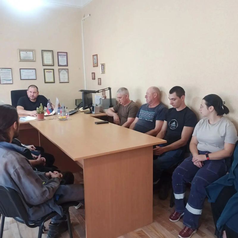 На связи с жителями: Артем Менякин встретился с коллективом Комсомольского рудоуправления