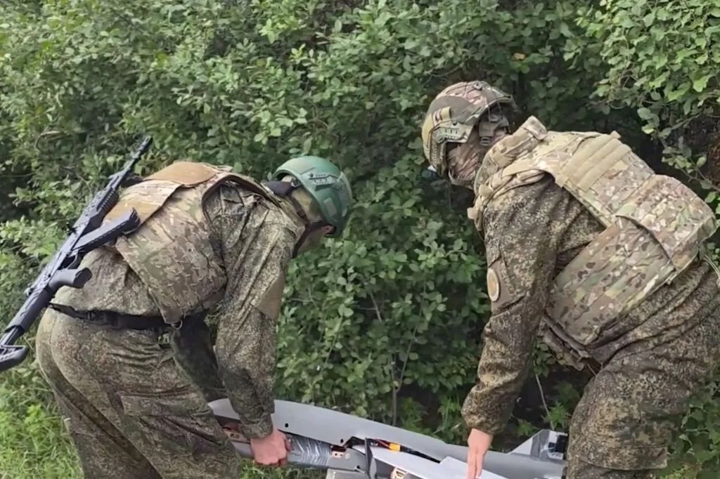 Бойцы ВС РФ продвигаются на Добропольском направлении