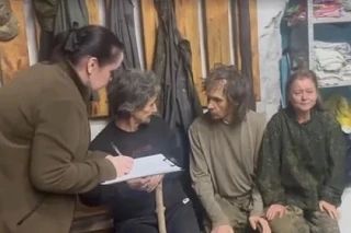 Под массированным ударом дронов: Российские бойцы вывели еще одну группу мирных жителей из Константиновки