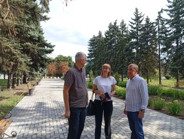 Сегодня Ясиноватую с рабочим визитом посетили представители актива Регионального общественного движения «Донецкая Республика»
