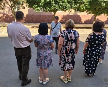 Депутат Амвросиевского муниципального совета Александр Пономаренко провел встречу с жителями на закрепленной территории