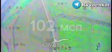 Бойня под Добропольем: 102 полк уничтожает пехоту ВСУ В ходе наступления на Добропольском направлении бойцы гвардейского 102 полка 150 мсд продолжают массово уничтожать боевиков ВСУ