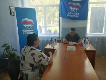 Сегодня, 6 августа, первый заместитель руководителя Управы Кировского внутригородского района Администрации городского округа Макеевка Донецкой Народной Республики Андрей Коренев провел приём граждан в общественной приемной...