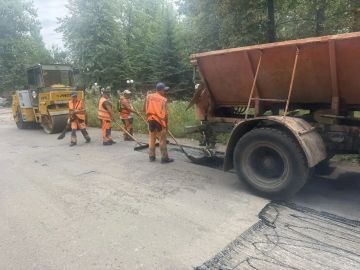 Ямочный ремонт дорожного покрытия по ул.Будапештская (от пр-кта Засядько до пр-кта Партизанского)