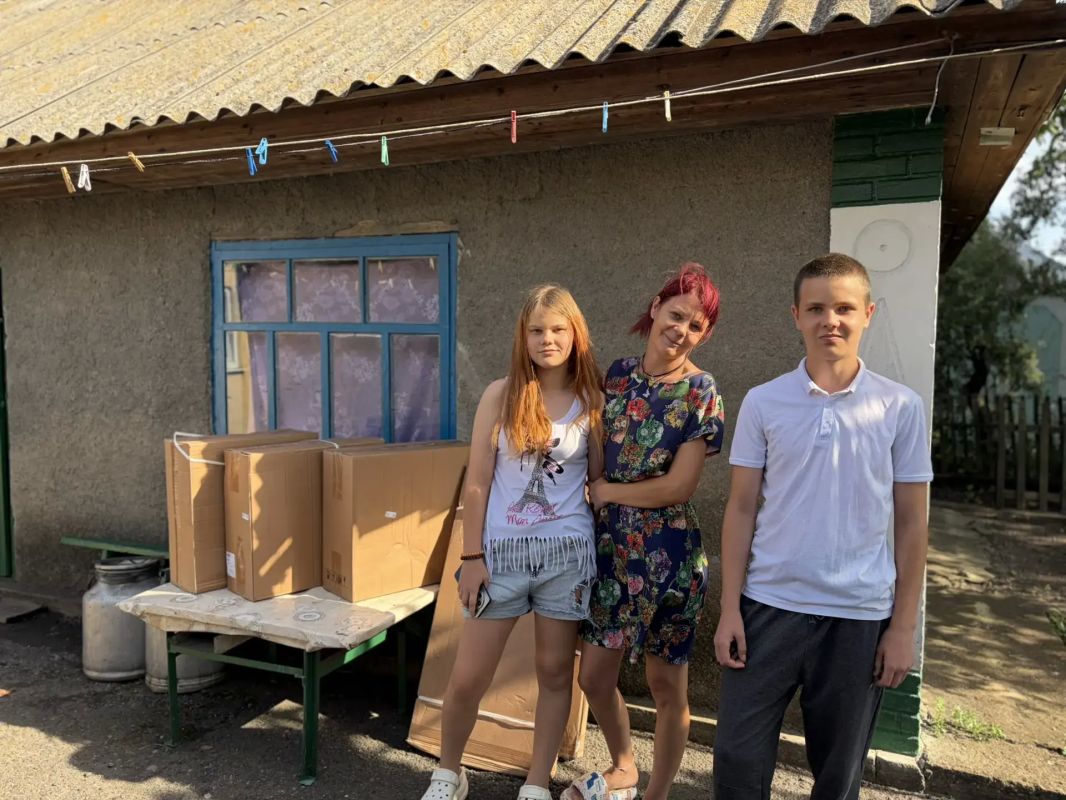 Многодетная семья из Прохоровки Волновахского округа получила помощь от тазовчан (ЯНАО)