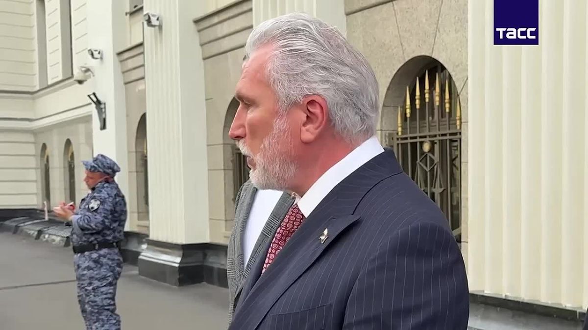 Лидер партии «Родина» Алексей Журавлев рассказал, почему обратился в Верховный Суд РФ с иском о снятии партии «Яблоко» с выборов: «Партия «Яблоко» - национальные предатели, работают на Запад