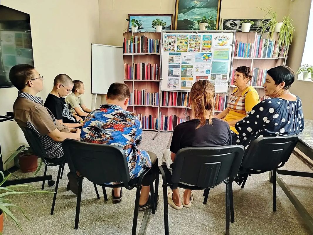 Летние каникулы для ребят из Новоазовского округа проходят познавательно и весело