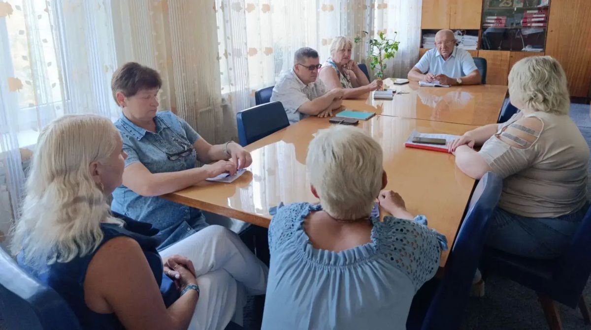 Наталья Бегуненко: В рамках проекта «УПРАВДОМ» в Управе Петровского внутригородского района Администрации г.о. Донецк прошла рабочая встреча первого заместителя руководителя Управы района Плахутина Юрия Ивановича со...