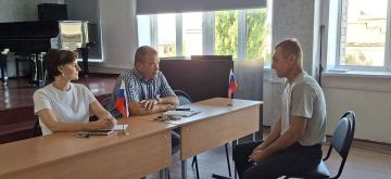 Сегодня, 10 августа, глава муниципального образования городской округ Иловайск Александр Васильевич Кузнецов и управляющий делами администрации Пушкина Светлана Ивановна встретились с представителем Харцызского управления по...