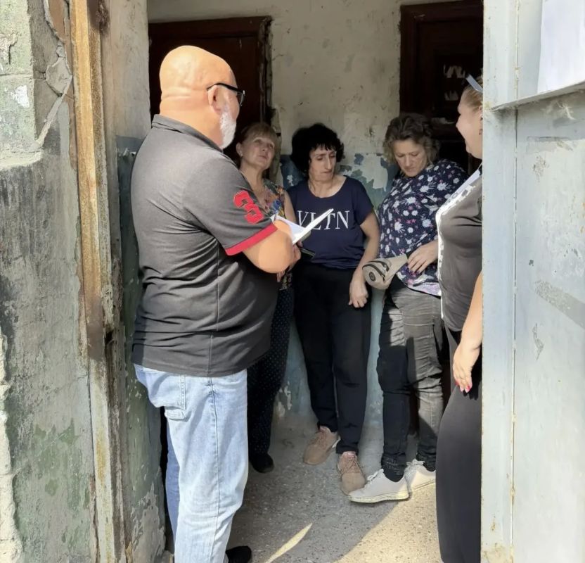 Продолжаются встречи с жителями Ленинского района города Донецка
