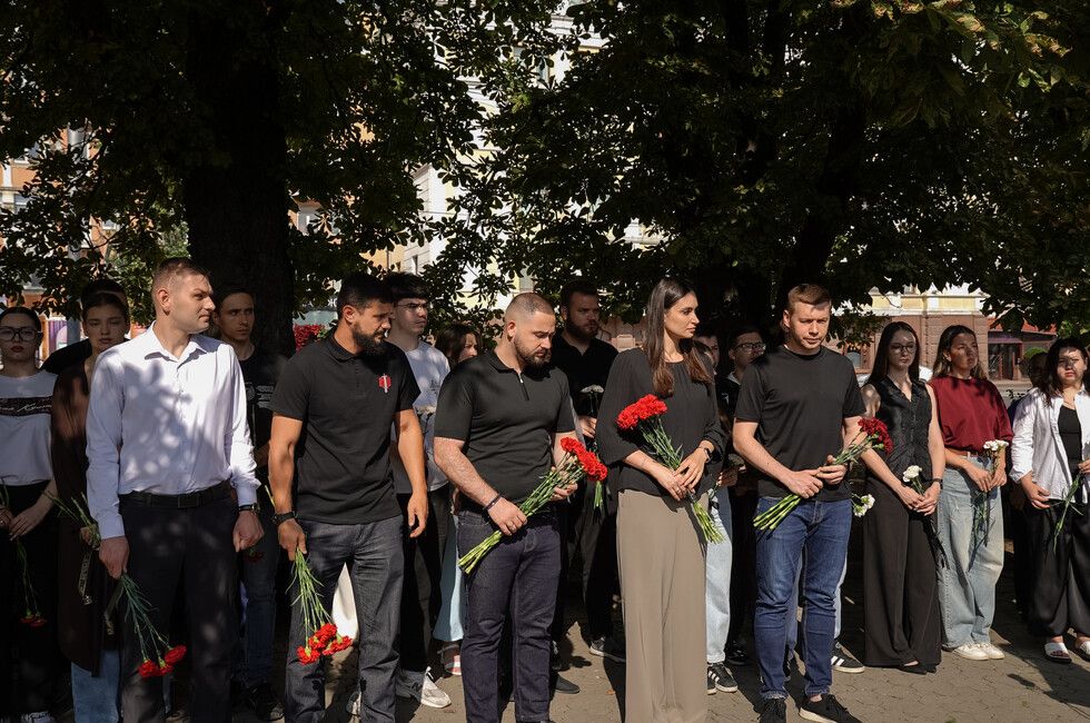 «Мы рядом»: В Донецке почтили память жертв атаки БПЛА на Татарстан