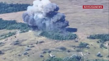 Насыпная переправа противника у Маяков в ДНР разлетелась на куски после удара ФАБ-500