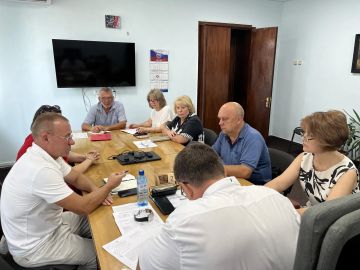 Василий Овчаров: Сегодня, 12 августа 2026 года,провел оперативное совещание по рабочим вопросам с участием заместителей Главы и руководителей структурных подразделений Администрации округа