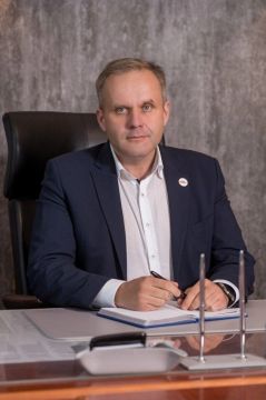 Роман Конев: Сегодня свой день рождения отмечает заместитель губернатора Кемеровской области - Кузбасса по строительству и жилищно-коммунальному хозяйству Глеб Орлов