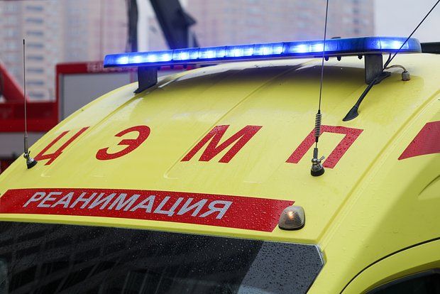 «Известия»: ВСУ пытались атаковать машину скорой в Донецке, но попали в дерево