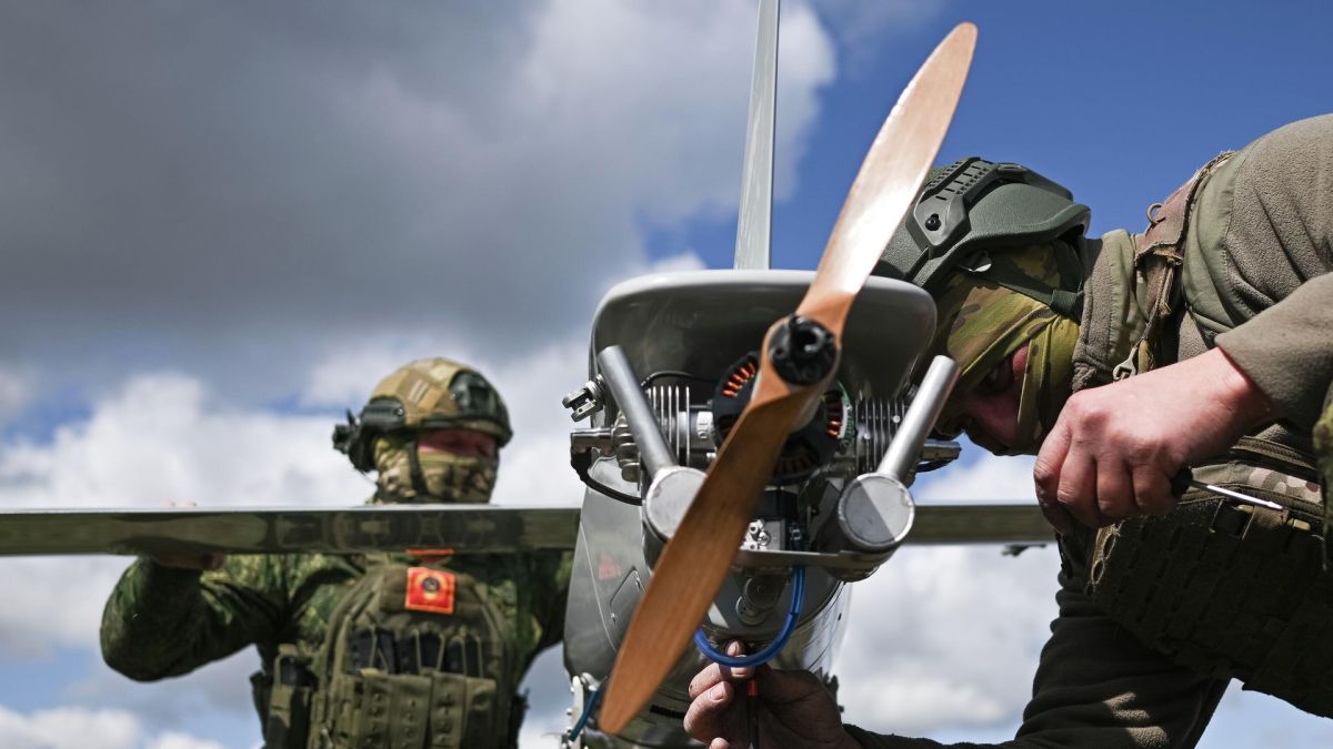 Садулаев: Войскам беспилотных систем нужна компьютеризация и единая система управления боем