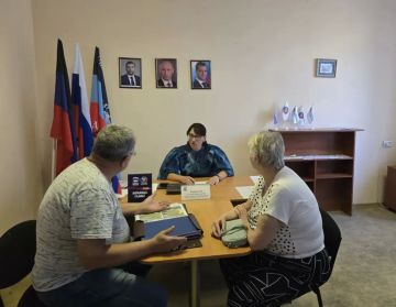 Приём граждан в общественной приёмной партии "Единая Россия"