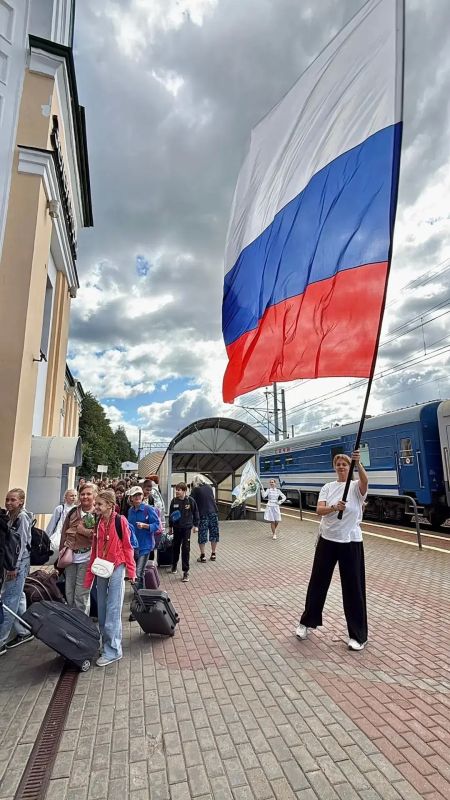 Петербург продолжает принимать на отдых ребят из Мариуполя