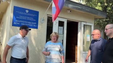 Команда Представительства Санкт-Петербурга вместе с руководителями «Молодой Гвардии» и «ЮнАрмии» вновь организовали доставку гуманитарной помощи жителям Мариуполя