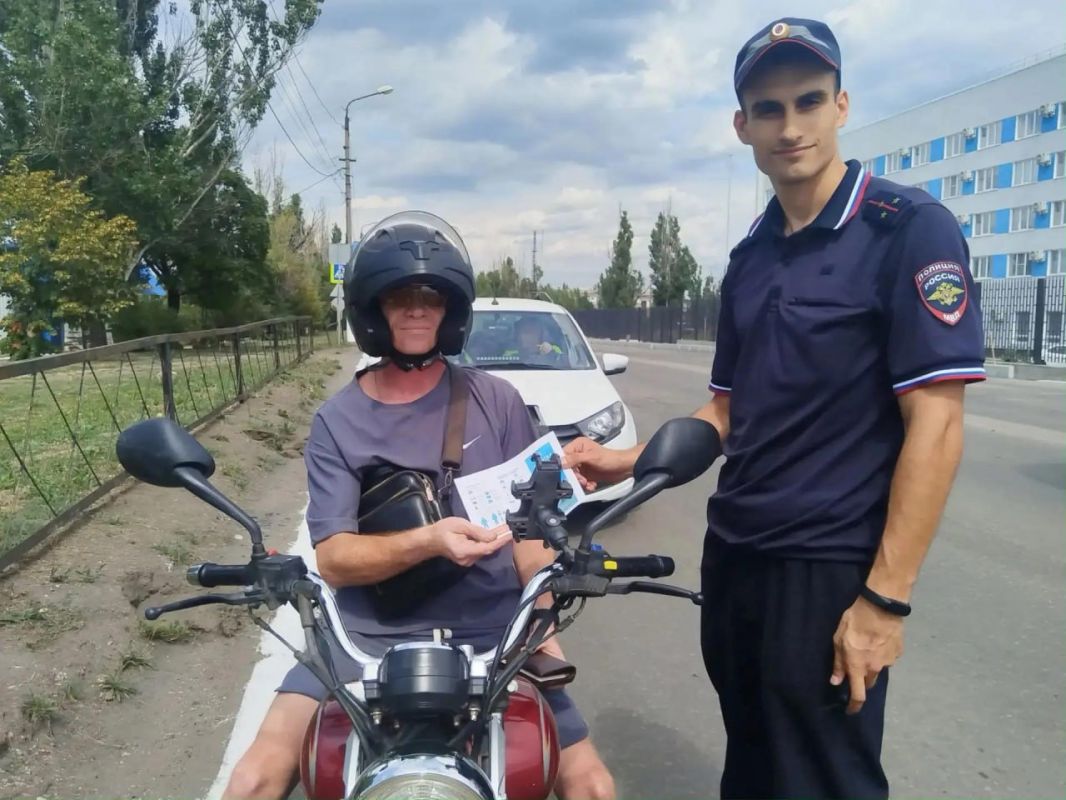 Госавтоинспекторы продолжают вести профилактическую работу
