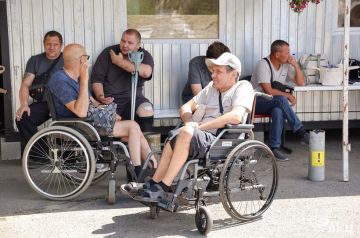 «Свобода движения» в ЛНР: ветераны СВО с инвалидностью сдают на права