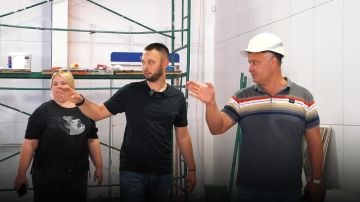 Проверил ход строительства круглогодичного плавательного бассейна в Макеевке