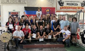 Штанга на 432,5 кг и больше 30 силачей: в Макеевке прошла «Медвежья тяга»