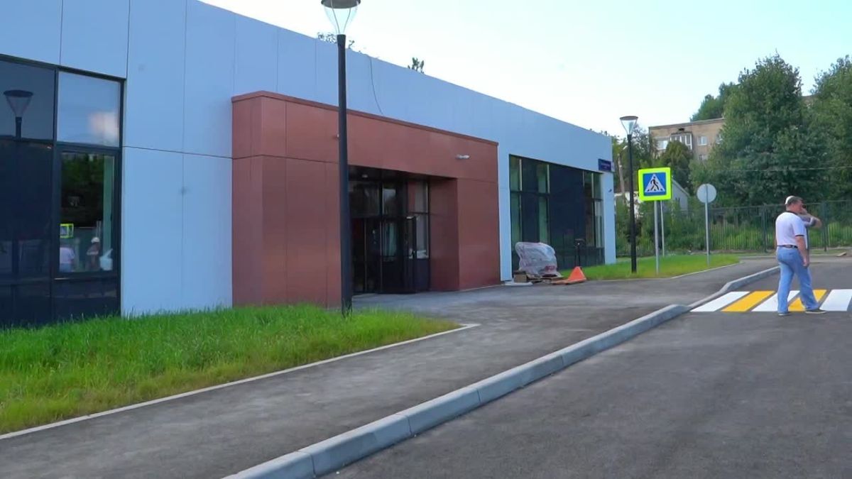 В Макеевке достраивают новый круглогодичный бассейн