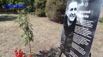 В ДНР почтили память погибших волонтёров Народного фронта Николая Ковалёва и Давида Соколова! 17.08.2026