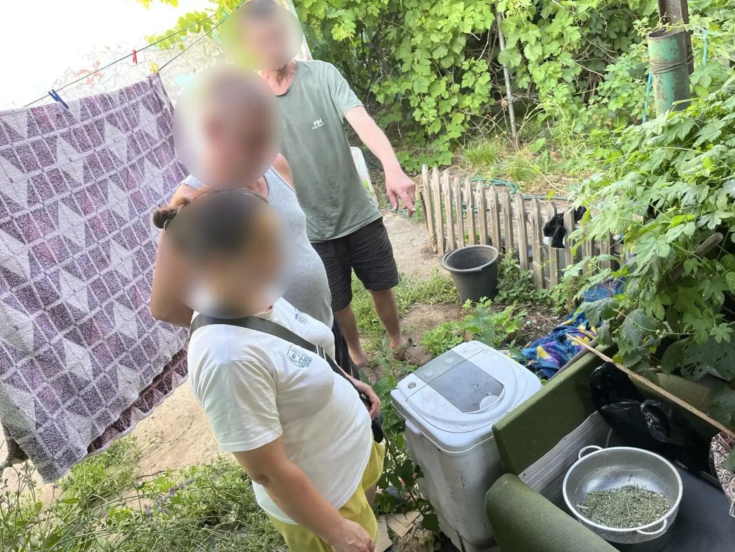 Полицейские уличили жителя Тореза в хранении наркотиков